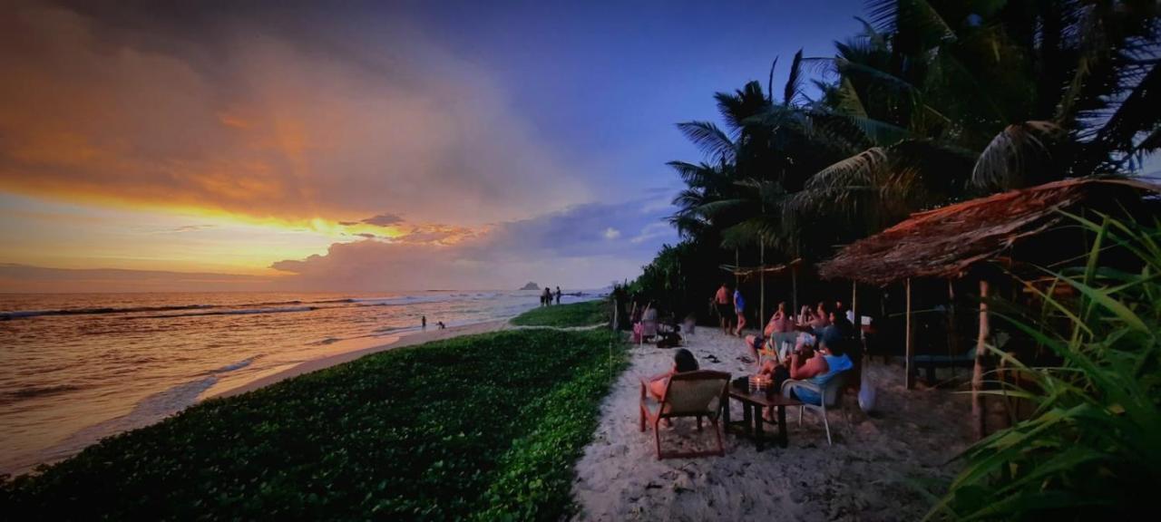 Kusuma'S Lazy Left Hotel Midigama Luaran gambar