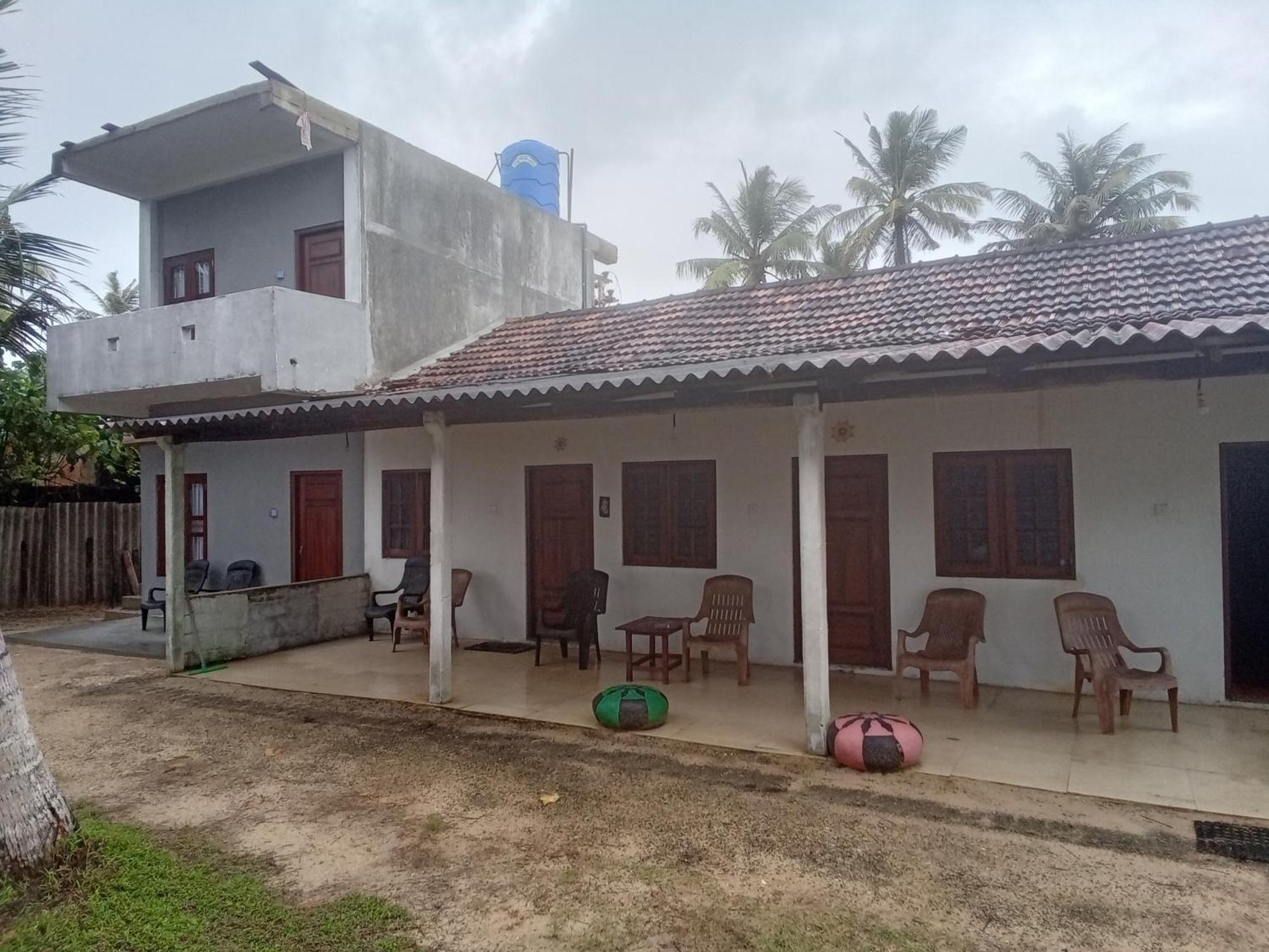Kusuma'S Lazy Left Hotel Midigama Luaran gambar
